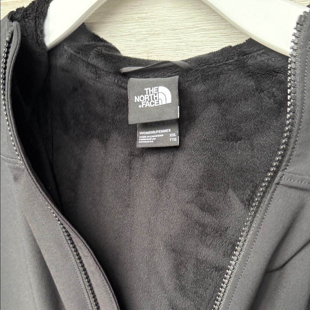 The North Face Women's Black Ski Jacket NEW XXL. NWOT, never worn or tried on!